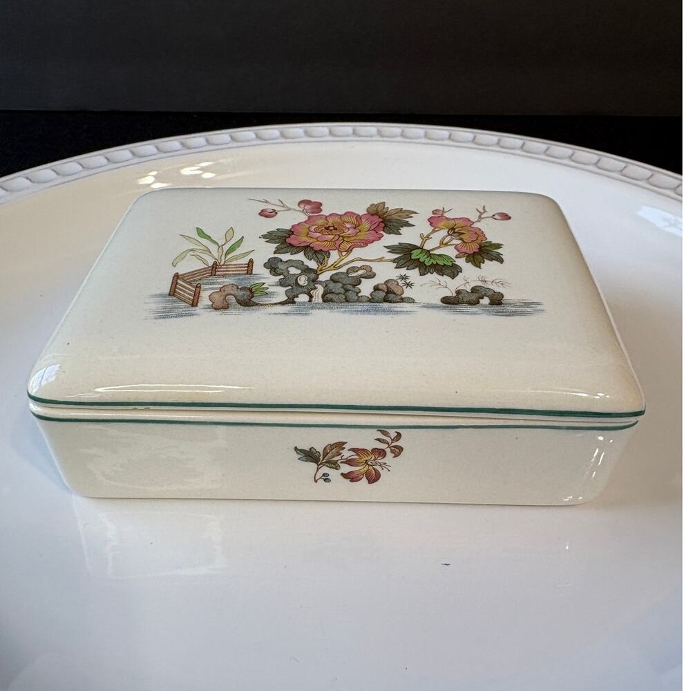 Wedgwood Eastern Flowers Trinket Box Floral Porcelain Made in England